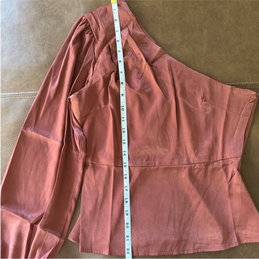 Lulu's Rust One-Shoulder Top - Picture 5 of 9